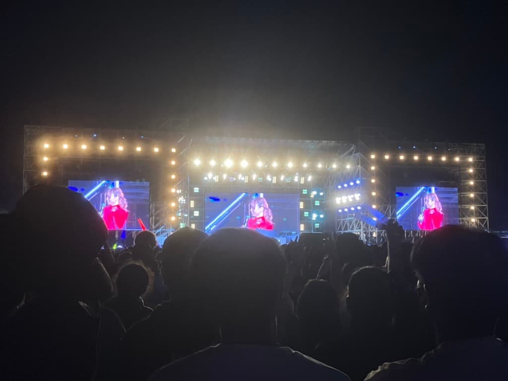 富士急ハイランドで行われたBiSHライブの画像